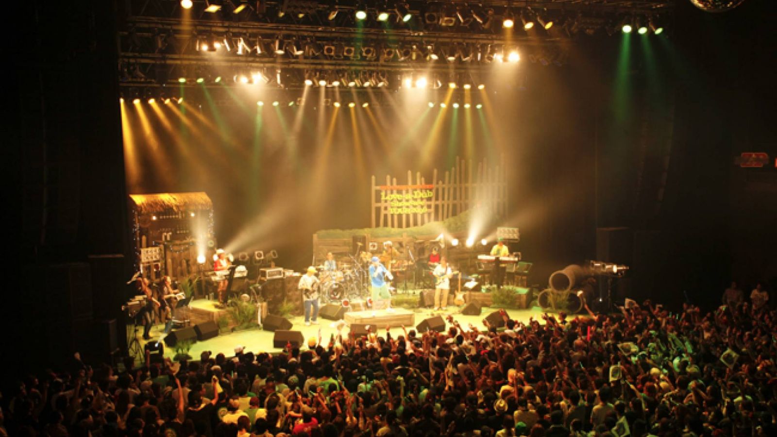 RYO the SKYWALKER - Live au ZEPP TOKYO © BUSH HUNTER MUSIC