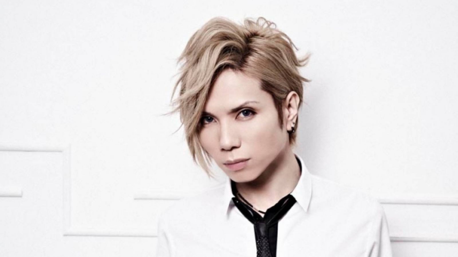 Happy New Year from acid black cherry © Avex Entertainment Inc. / Up-rise Inc.