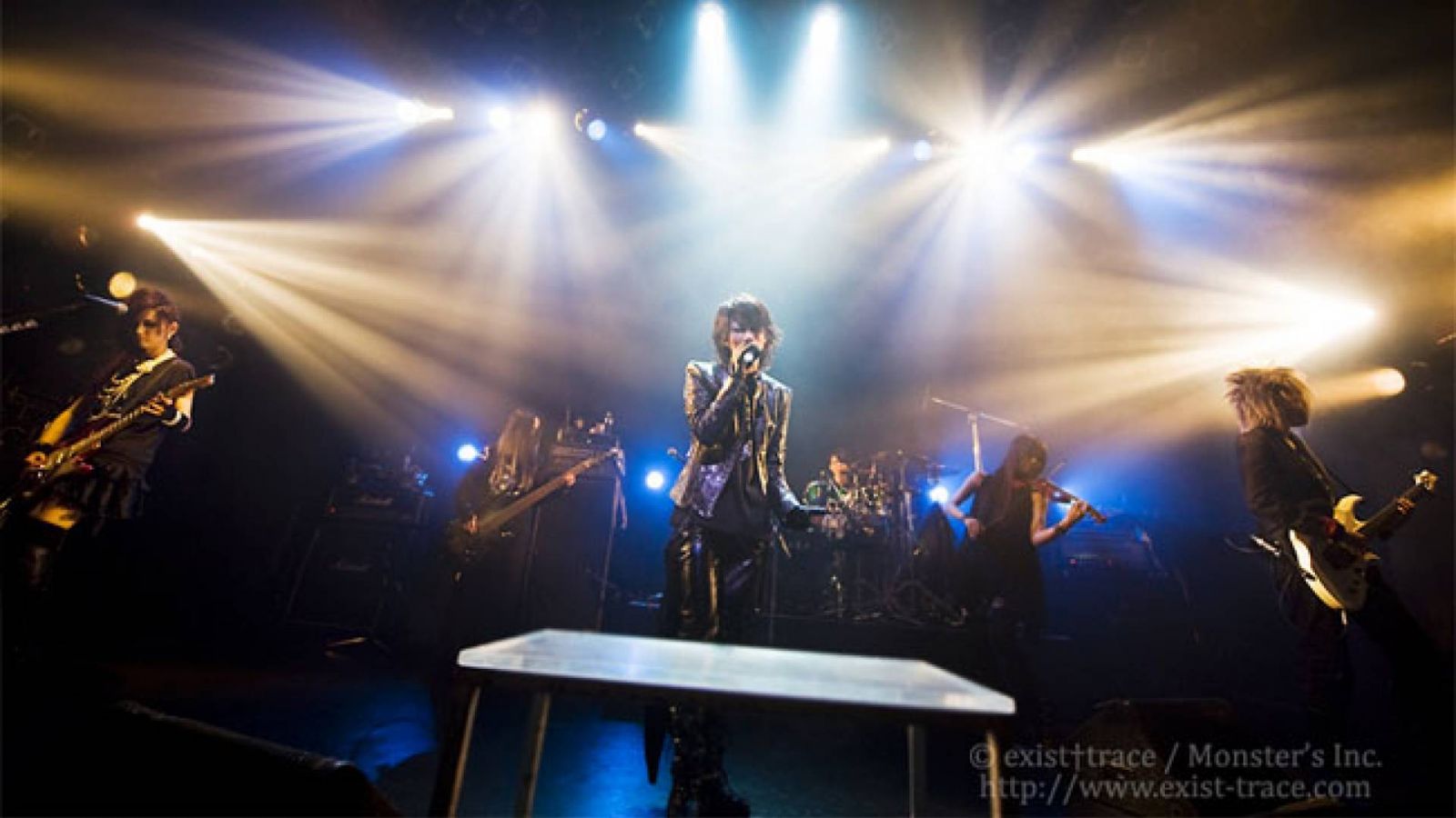 exist†trace Live DVD and One-Man Tour © exist†trace/Monster's Inc.