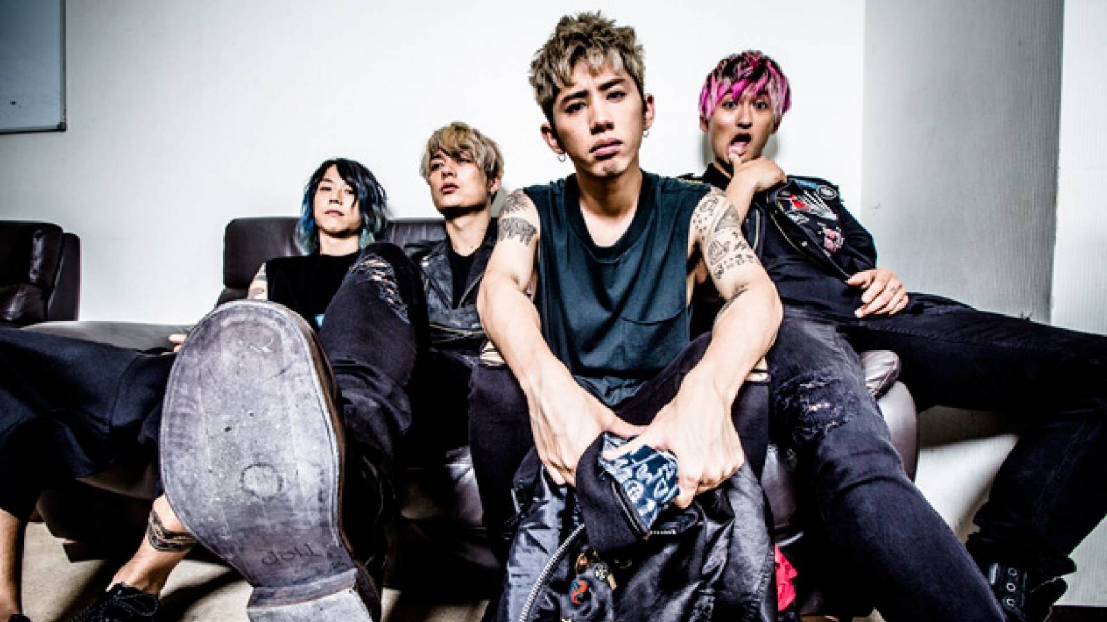 ONE OK ROCK - Ambitions © AMUSE INC. All rights reserved.